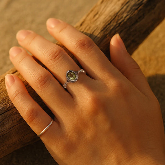 Pierścionek regulowany Jasność Umysłu z perydotem